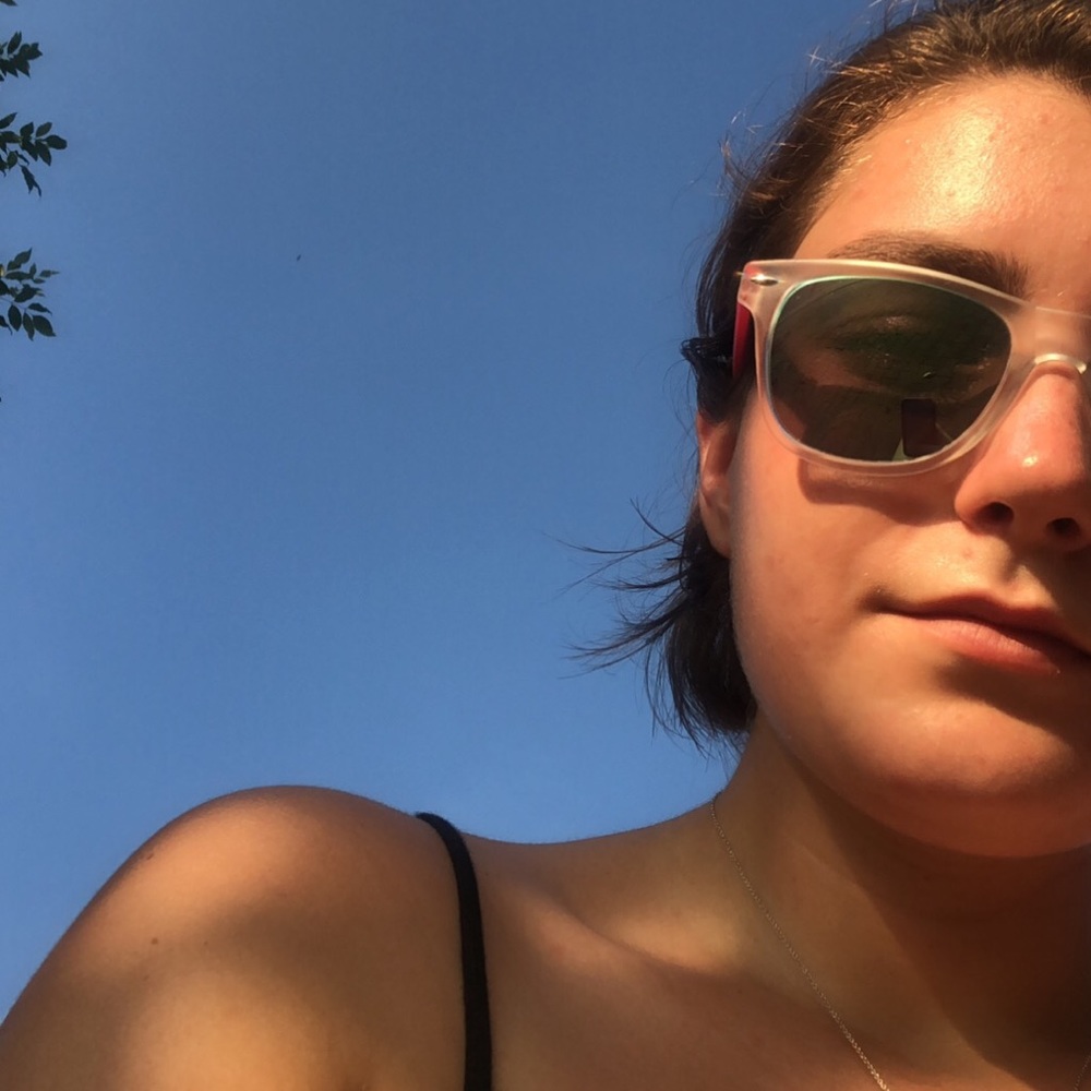 Meet your Posher, Emelia